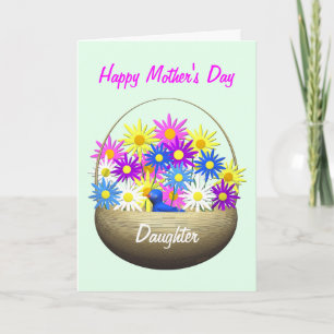 Tarjeta Feliz Día de la Madre, hija cesta de daisies