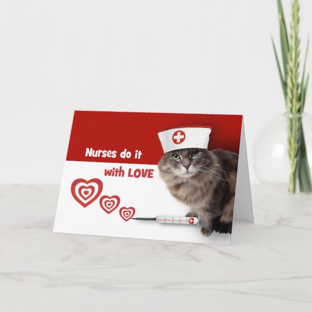 Tarjeta Feliz Día de las Enfermeras. Funny Kitty Viste el  (Anverso)