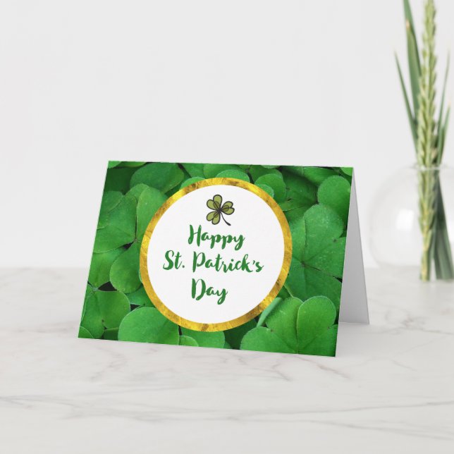 Tarjeta Feliz Día de San Patricio con vestidores verdes (Anverso)