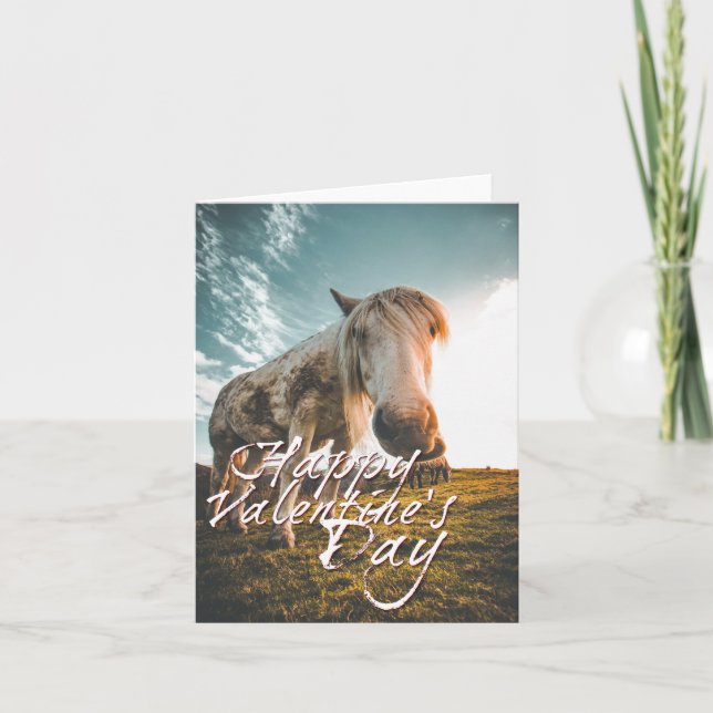 Tarjeta Feliz día de San Valentín con caballo mirando (Anverso)