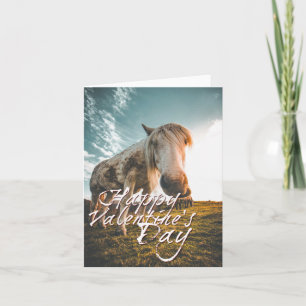 Tarjeta Feliz día de San Valentín con caballo mirando