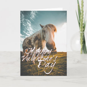 Tarjeta Feliz día de San Valentín con caballo mirando