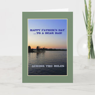 Tarjeta Feliz Día del Padre a un querido papá-a través de