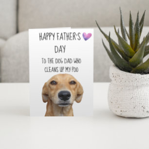 Tarjeta Feliz Día del Padre desde la diversión del perro