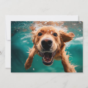 Tarjeta Feliz Golden Retriever Nadando bajo el agua
