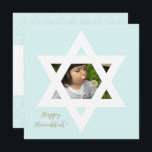 Tarjeta Feliz Hanukkah Cute Blue One Photo<br><div class="desc">Elegante fondo azul claro. Personalízalo con una foto favorita,  y personalizar con un mensaje personal y señal.</div>