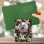 Tarjeta Feliz Navidad Poinsettias Foto de Navidad doblada<br><div class="desc">Tu foto favorita sobre un fondo de puntitas blancas,  hojas y bayas en negro aparecen en estas tarjetas de felicitación plegadas de Navidades de vacaciones. *CONSEJO: Recorta tu foto a un cuadrado antes de subir para el mejor lugar. COINCIDIENDO con los artículos de nuestra tienda.</div>