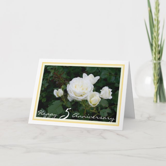 Tarjeta Feliz quinto aniversario Boda, 5 rosas blancas (Anverso)