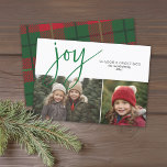 Tarjeta Festiva 2 Collage de fotos Joy Script Season Greaid plaid<br><div class="desc">Un diseño caprichoso con un collage de dos fotos en la parte delantera y un patrón enredado en la parte trasera. El saludo es una gran fuente festiva moderna y rústica. Personalizar esto con 2 fotos y apellido. El diseño de la parte trasera incluye un patrón de Navidades enchapado en...</div>