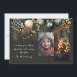 Tarjeta Festiva 2 Fotofestividad Elegante<br><div class="desc">Esta tarjeta de 2 Navidades de fotografía presenta un diseño festivo de acuarela de color verde sobre un fondo verde oscuro. Personalizar esto fácilmente utilizando la característica de personalización.</div>
