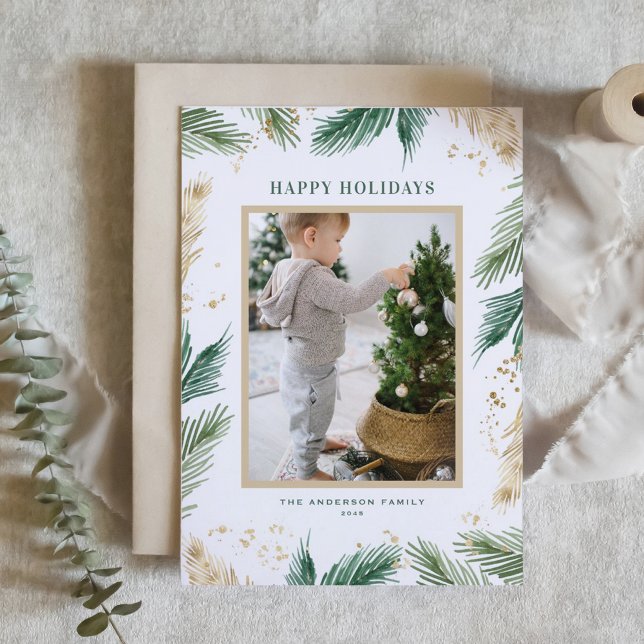 Tarjeta Festiva Acuarela y Relieve metalizado falso Foto de agujas (Watercolor and Faux Foil Pine Needles Photo Happy Holidays Card)