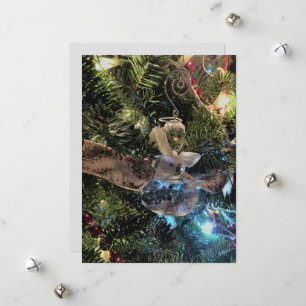 Tarjeta Festiva Adorno de muñeco de nieve de vidrio en el árbol
