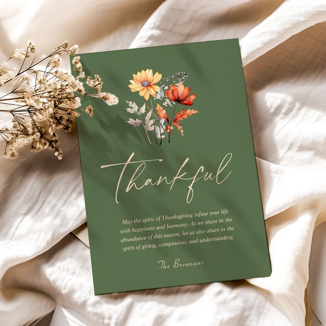 Tarjeta Festiva Agradecimiento a la flor silvestre moderna en el d (Thankful Wildflower Modern Rustic Thanksgiving Holiday Card)