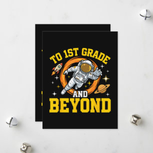 Tarjeta Festiva al estudiante de astronauta de 1er grado y más all