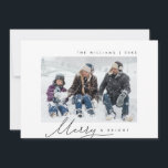 Tarjeta Festiva Alegre y Brillante, Foto Familiar, Escritura Moder<br><div class="desc">Alegre y Brillante. Celebre la temporada navideña con esta tarjeta de foto familiar (impresa y/o descargable), con un tema de escritura minimalista moderna. Es totalmente personalizable y se puede personalizar con sus propios mensajes de salutación. Es simple, fácil, pero moderna, minimalista y festiva. Esta es la tarjeta de salutación perfecta...</div>