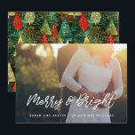 Tarjeta Festiva Alegre y Brillante Tipografía Moderna de Foto<br><div class="desc">¡Alegre y Brillante! Una tipografía moderna y elegante para esta colección de tarjetas de fotos navideñas personalizables.</div>