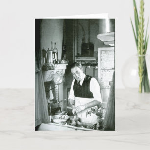 Tarjeta Festiva Alexander Watt en una cocina, años 50