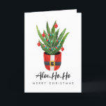 Tarjeta Festiva Aloe Ho Ho Merry Christmas Santa Houseplant Holida<br><div class="desc">Ilustracion de una planta de aloe decorada con luces de Navidad y adornos navideños en una olla de traje de santa. El texto dice: "Aloe-Ho-Ho Feliz Navidad"</div>