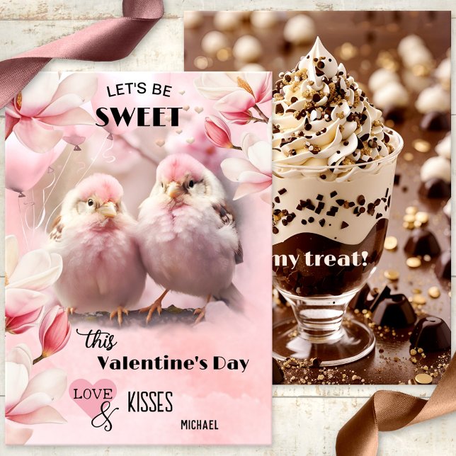 Tarjeta Festiva Amantes dulces rosados El día de San Valentín de c (A super sweet cute chocolate Valentine's Day card featuring two pink love birds and magnolia flowers)