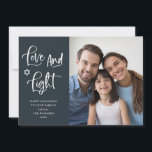 Tarjeta Festiva Amor y luz| Foto Azul oscuro de Hanukkah<br><div class="desc">Esta sencilla y elegante tarjeta de fotos de color azul oscuro Happy Hanukkah cuenta con un moderno guión escrito a mano en blanco que dice "Amor y Luz",  y la Estrella de David,  con su foto personal favorita.</div>