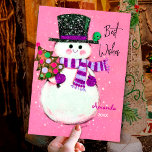 Tarjeta Festiva Año nuevo de los Navidades retro de nieve vintage<br><div class="desc">Vintage retro Navidades de snowman año nuevo tarjeta de felicitación de vacaciones. La vintage tarjeta de Navidades purpurinoso lindos. Perfecto para coleccionistas de época o para enviar tarjetas a la familia o amigos durante las vacaciones. Este diseño también puede transferirse a cualquier producto en zazzle, incluyendo una tarjeta de vacaciones...</div>