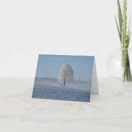 Tarjeta Festiva Árbol cubierto de nieve en las montañas
