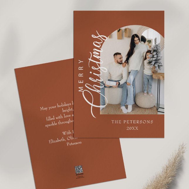 Tarjeta Festiva Arch Shape Terracotta Foto Navidades Saludos (Arch Shape Terracotta Photo Christmas Greeting Holiday Card on a white table.)