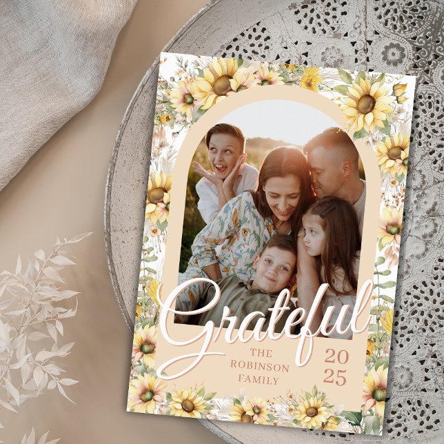 Tarjeta Festiva Arco otoñal brillante nuevo y agradecido Día de Ac (elegant bright grateful happy thanksgiving cards with arch photo, family name, year and message)