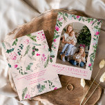 Tarjeta Festiva Arco rosa y verde de Rubor Fotos navideñas<br><div class="desc">Esta colección cuenta con flores color agua rosa brillante,  bayas y vegetación de invierno con tipografía moderna y elegante,  con un patrón botánico de invierno.</div>