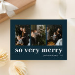 Tarjeta Festiva Así que muy morena azul moderno 3 Collage de fotos<br><div class="desc">Así Que Muy Merry Blue Modern Tarjeta De Vacaciones De 3 Collages de fotos. Envíe personalizable y saludos personalizados de vacaciones a amigos, colegas y familia en festividades de diseño fotográfico simple, moda, elegante y moderno, tarjetas de estilo minimalista natural! Debajo de la caligrafía se muestra el mensaje de bienvenida...</div>