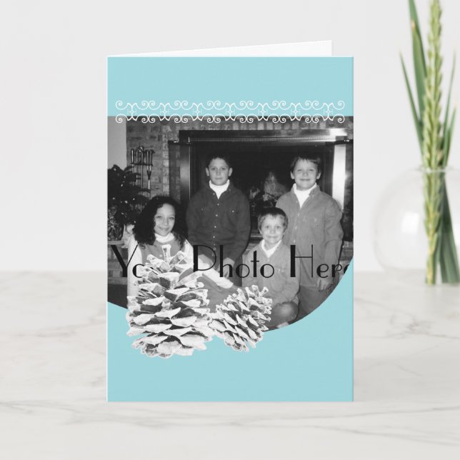 Tarjeta Festiva Azul del invierno y saludo de la foto de Pinecones (Anverso)