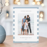 Tarjeta Festiva Banda clásica | Foto vertical Hanukkah<br><div class="desc">Comparte saludos de vacaciones con estas tarjetas de fotos de Hanukkah mostrando tu juego de fotos favorito sobre un fondo de rayas azul claro y blancas. Un área de mensajes editable le permite personalizar su Chanukah o saludo de vacaciones. Añada el nombre de su familia o nombres debajo del año....</div>