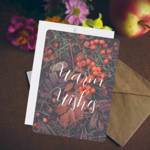 Tarjeta Festiva Bayas rojas y hojas de otoño marrones