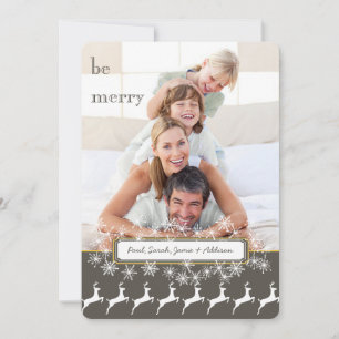 Tarjeta Festiva Be Merry Gray Yellow Family Photo Reindee de vacac