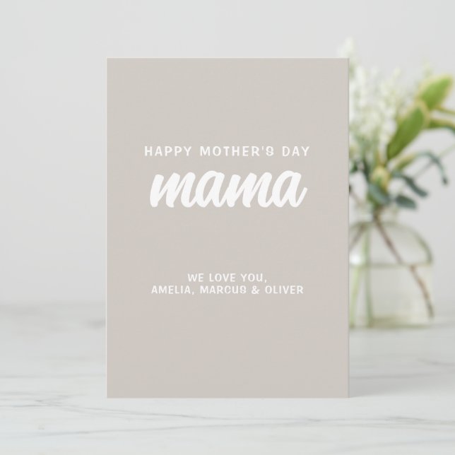 Tarjeta Festiva Beige moderno: Mamá llama al Día de la Madre (Anverso de pie)