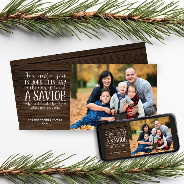 Tarjeta Festiva Biblia de Navidades Rusos de Madera frente a foto  (Rustic Wood Christmas Bible Verse Holiday Photo Card)
