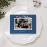 Tarjeta Festiva Blue Holly Jolly Merry Christmas Photo and Letter<br><div class="desc">Este diseño de la tarjeta de vacaciones Blue Holly Jolly Merry Christmas Photo and Letter incluye escenas simples, brillantes y alegres de color azul y rojo con bordes blancos limpios y tipografía clásica, adornadas con un guión de caña de caramelo caprichoso para títulos y cabeceras. Hacerlo una feliz y alegre...</div>
