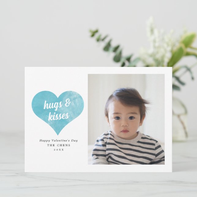 Tarjeta Festiva Blue Love Heart Modern El día de San Valentín Phot (Anverso de pie)