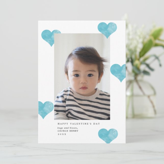 Tarjeta Festiva Blue Painterly Hearts Modern El día de San Valentí (Anverso de pie)