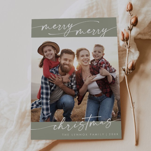 Tarjeta Festiva Boho Moda Sage Green Family Photo Cuestionan a los (Subido por el creador)