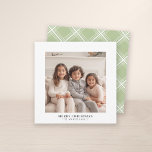 Tarjeta Festiva Borde blanco de la Galería fotográfica instantánea<br><div class="desc">Agregue su selfie o instantánea de familia favorita. Usa una foto cuadrada para crear un saludo único y personal. Un sencillo y grueso borde blanco en el frente con un espacio para añadir un saludo de vacaciones. Si necesita ajustar las imágenes, haga clic en la herramienta personalizar para realizar cambios....</div>