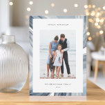 Tarjeta Festiva Borde De Agitación De Iced | Foto de Hanukkah<br><div class="desc">Envíe saludos de Hanukkah a amigos y familiares con nuestras elegantes tarjetas de fotos. Diseñada para alojar una sola foto vertical o orientada a retratos,  la tarjeta presenta un borde de rebanada geodésica de acuarela en tonos azules morales. Personalice el saludo de su personalizado Hanukkah y su(s) apellido(s).</div>