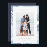 Tarjeta Festiva Borde De Agitación De Iced | Foto de Hanukkah<br><div class="desc">Envíe saludos de Hanukkah a amigos y familiares con nuestras elegantes tarjetas de fotos. Diseñada para alojar una sola foto vertical o orientada a retratos,  la tarjeta presenta un borde de rebanada geodésica de acuarela en azul pálido. Personalice el saludo de su personalizado Hanukkah y su(s) apellido(s).</div>