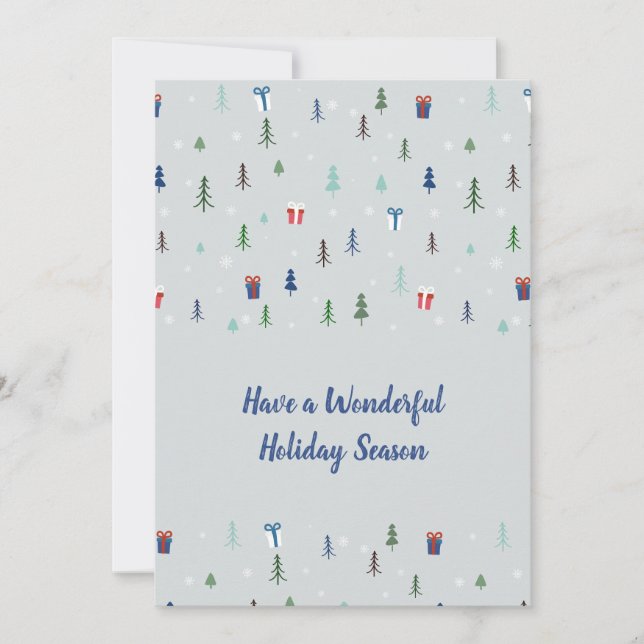 Tarjeta Festiva Bosque de navidades con regalos y árboles y nieve (Anverso)