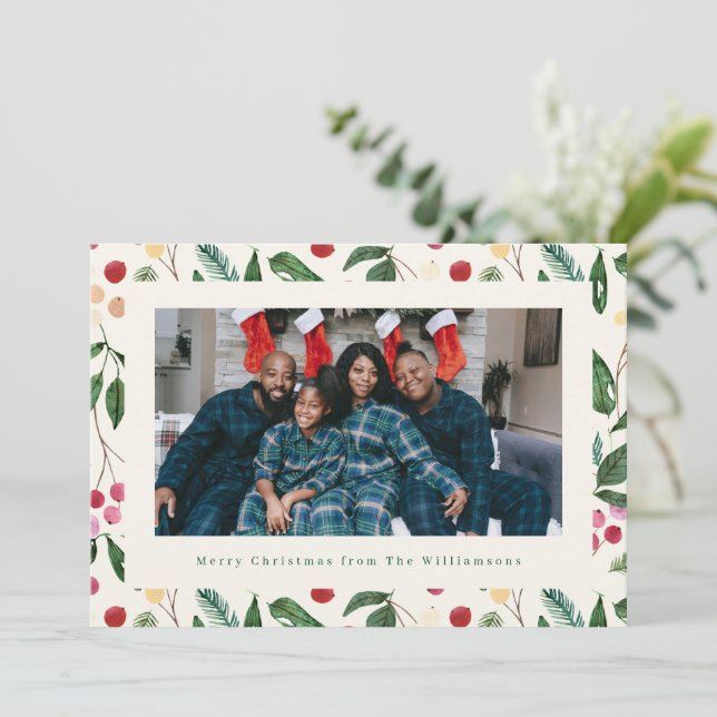 Tarjeta Festiva Botanical Berries Greenery Christmas Family Photo  (Anverso de pie)