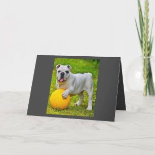 Tarjeta Festiva Bulldog inglés lindo Bulldog de baloncesto con reg