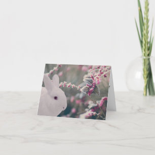 Tarjeta Festiva Bunny de nieve con bayas heladas