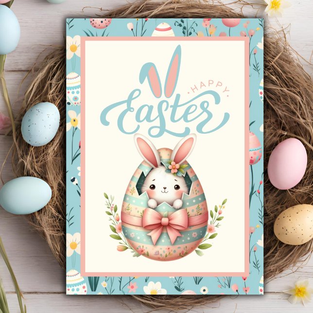 Tarjeta Festiva Bunny Hatching From Egg Happy Easter Personalizado (Bunny Hatching From Egg Happy Easter Custom Holiday Card)
