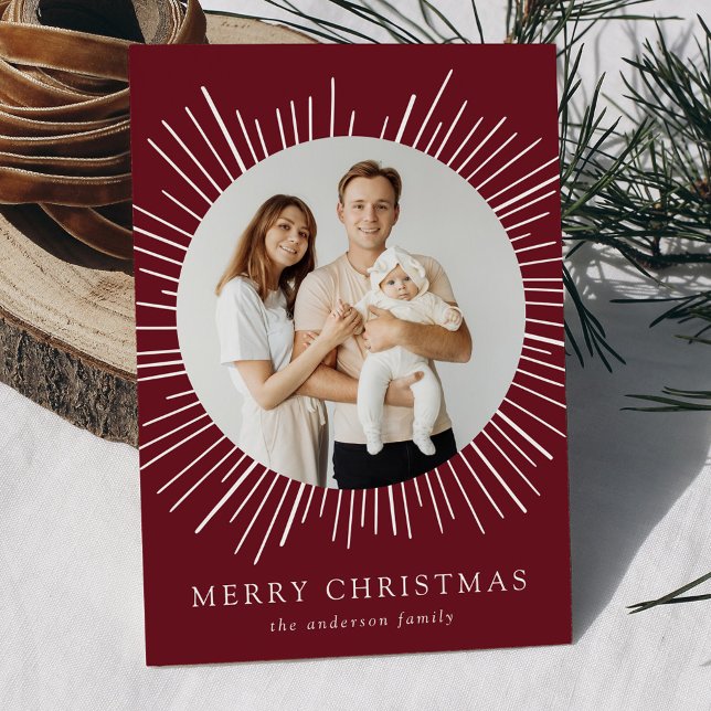 Tarjeta Festiva Burgundy moderno Sunburst Merry Christmas 2 Photo (Subido por el creador)