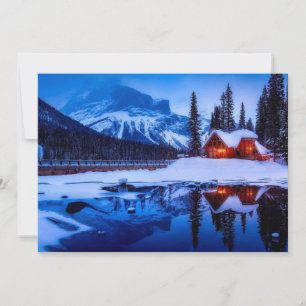 Tarjeta Festiva Cabina canadiense con nieve, atardecer canadiense